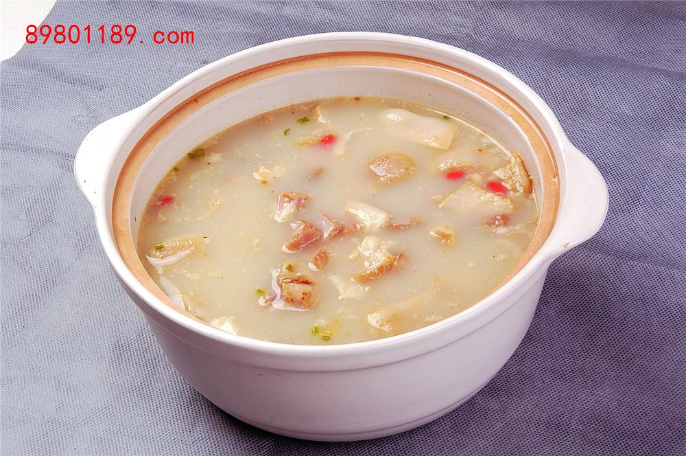 农家风干蹄膀煲黄豆